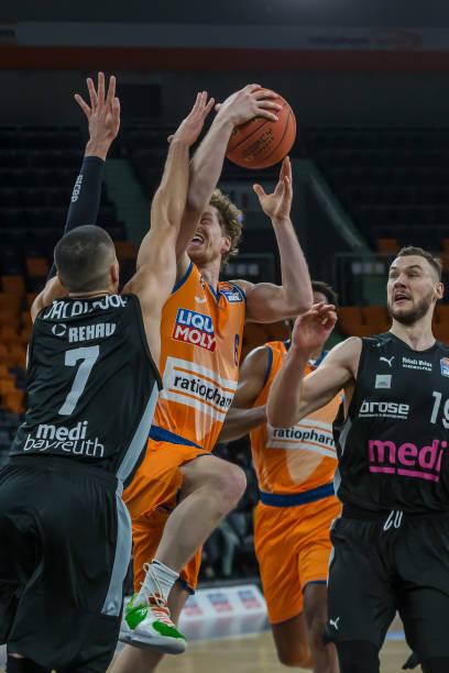 在类似的轨 在类似的轨