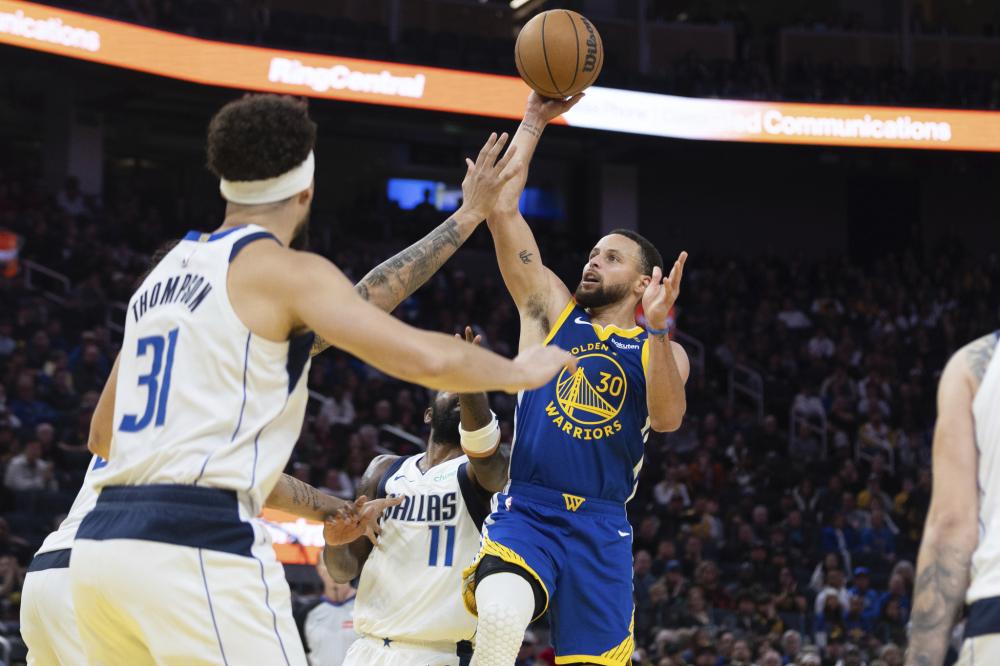 爪将对手从 爪将对手从